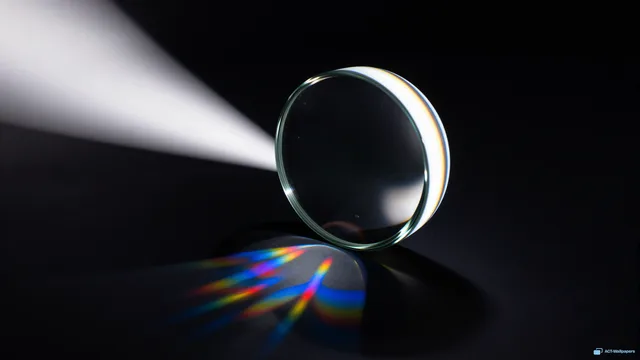 Meniscus Lens Caustics — Glass & light 4K wallpaper