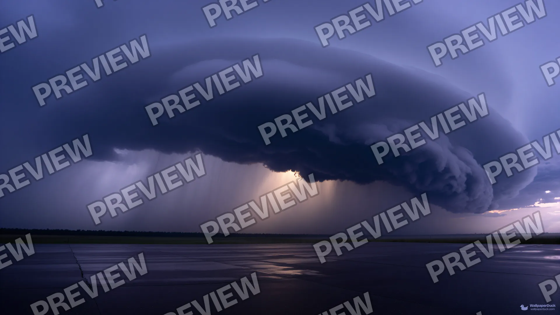 Supercell Amber Break — Storm atmosphere 4K wallpaper
