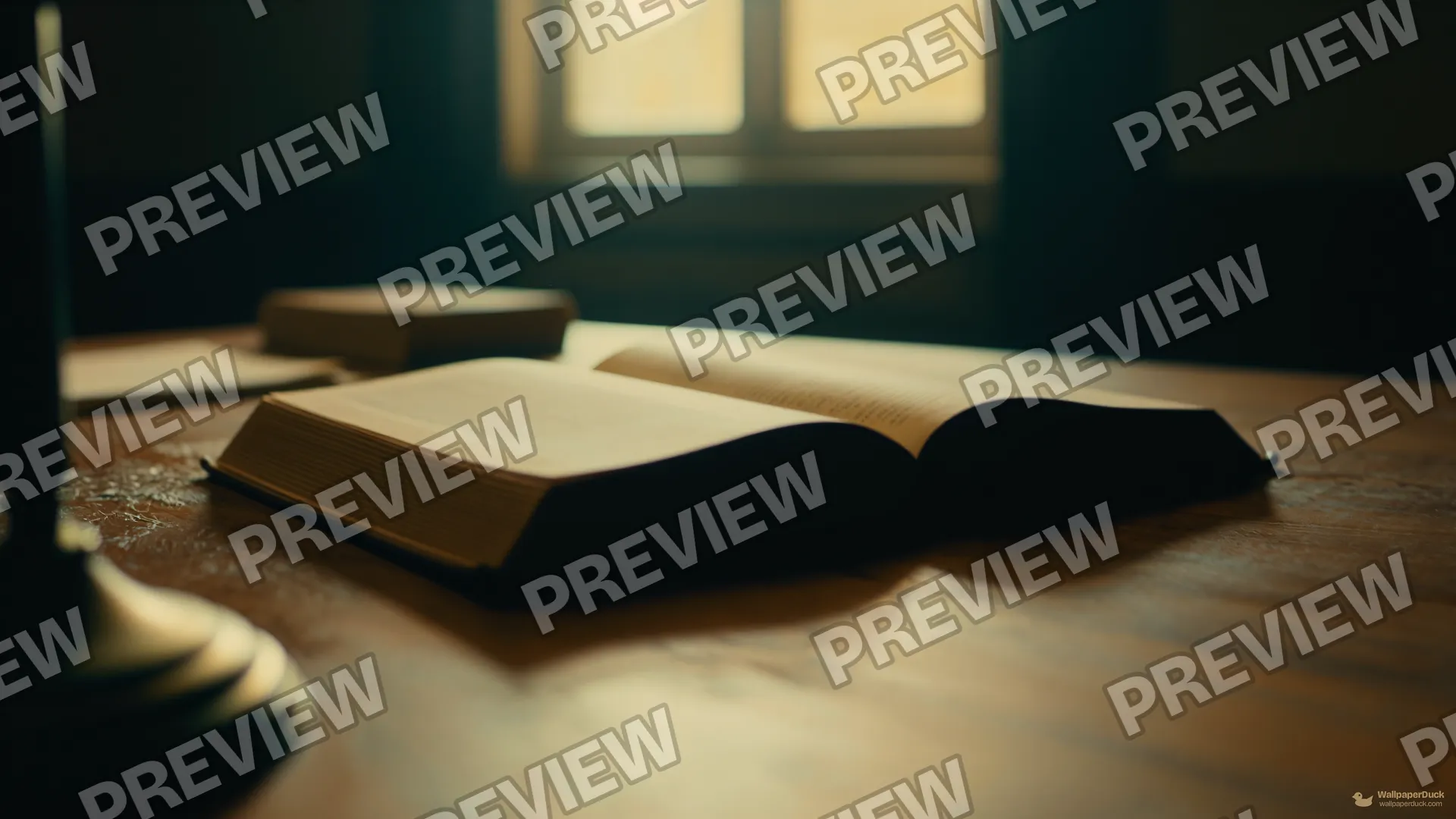 Vintage Study Amber — Analog cinema 4K wallpaper