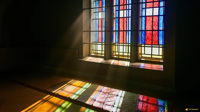 Coloured Light on Stone — Stained-glass light 4K wallpaper