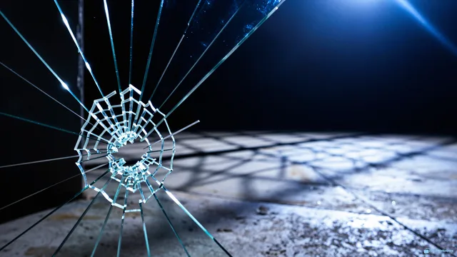 Shattered Blue Caustics — Shattered glass 4K wallpaper