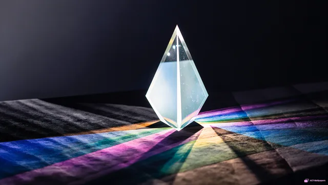 Triangular Prism Spectrum — Glass & light 4K wallpaper