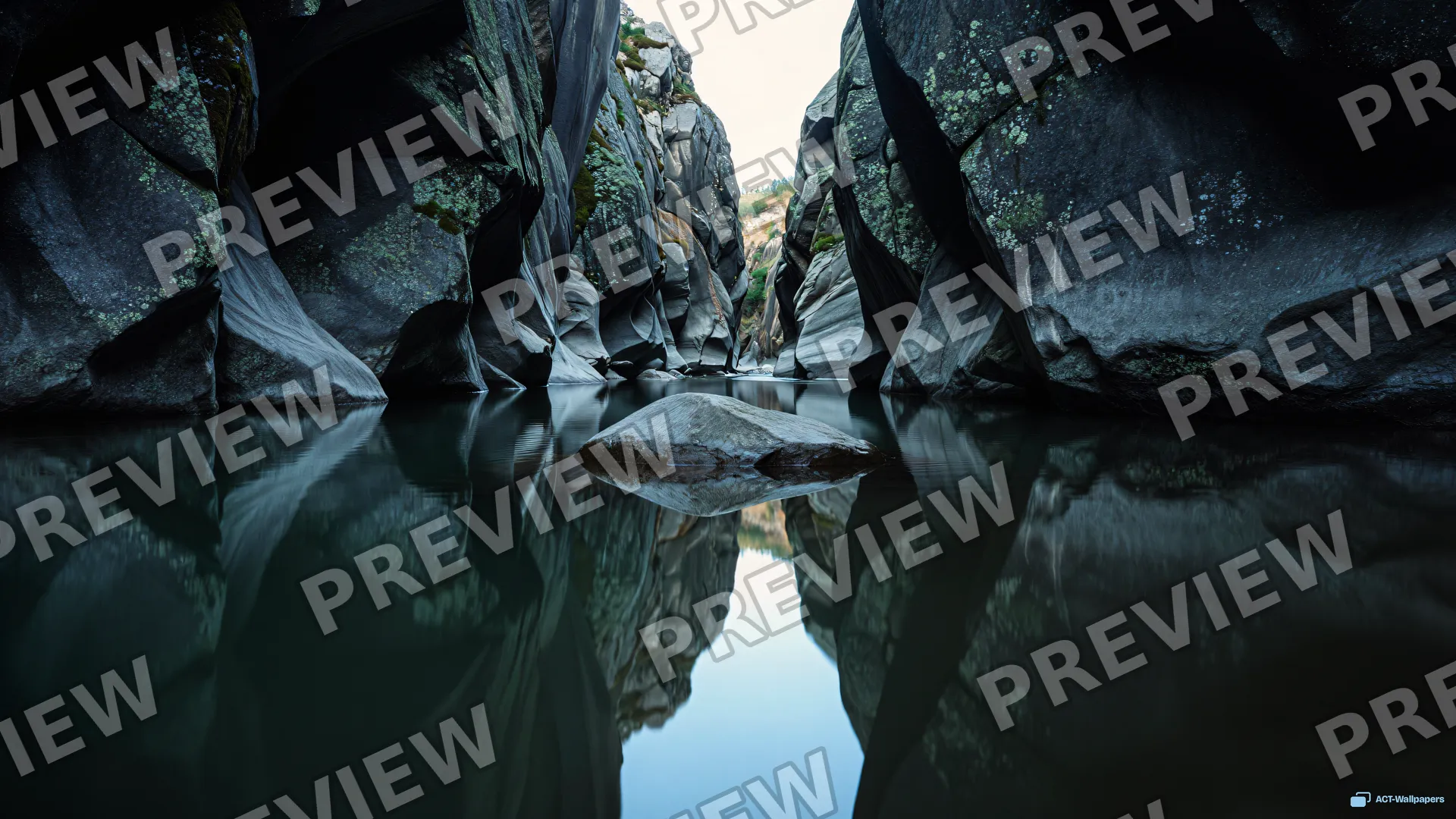 Canyon River Mirror — Stone & water 4K wallpaper