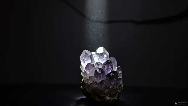 Amethyst Basalt Refraction — Crystals & minerals 4K wallpaper