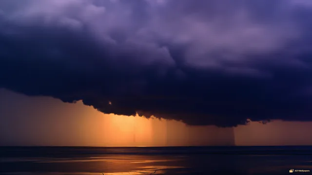 Storm Break Amber — Storm atmosphere 4K wallpaper