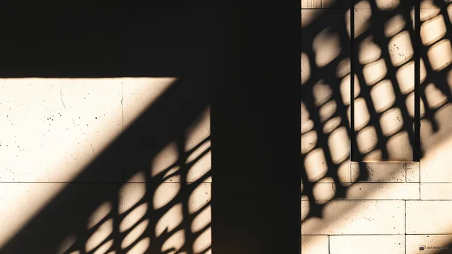 Lattice Shadow Diagonal — Shadow play 4K wallpaper